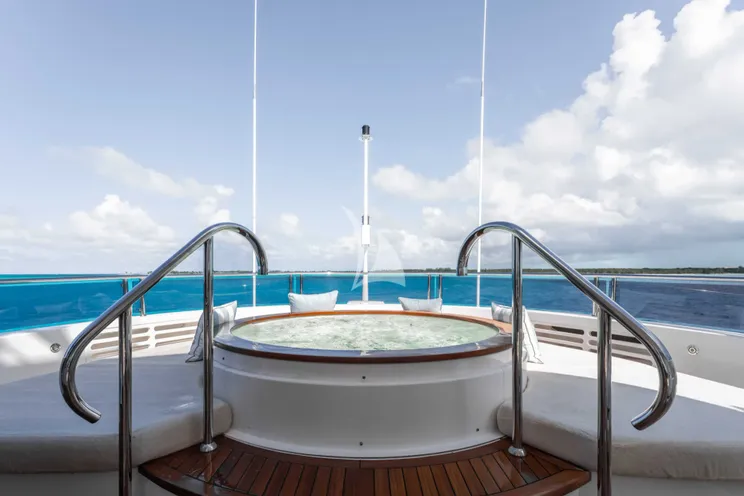 Charter Yacht CAPTAIN MORGAN III - Sunseeker 131 - 5 Cabins - Nassau - Exumas - Bahamas