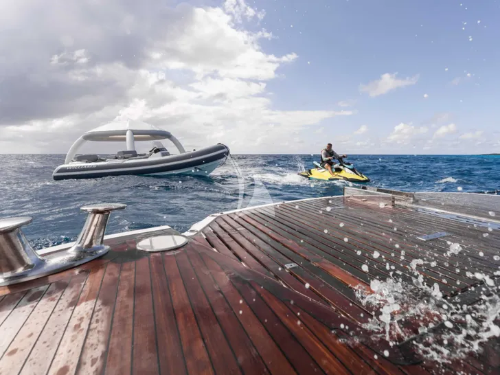 CAPTAIN MORGAN III Sunseeker 131 - swim platform CAPTAIN MORGAN III Sunseeker 131 - swim platform