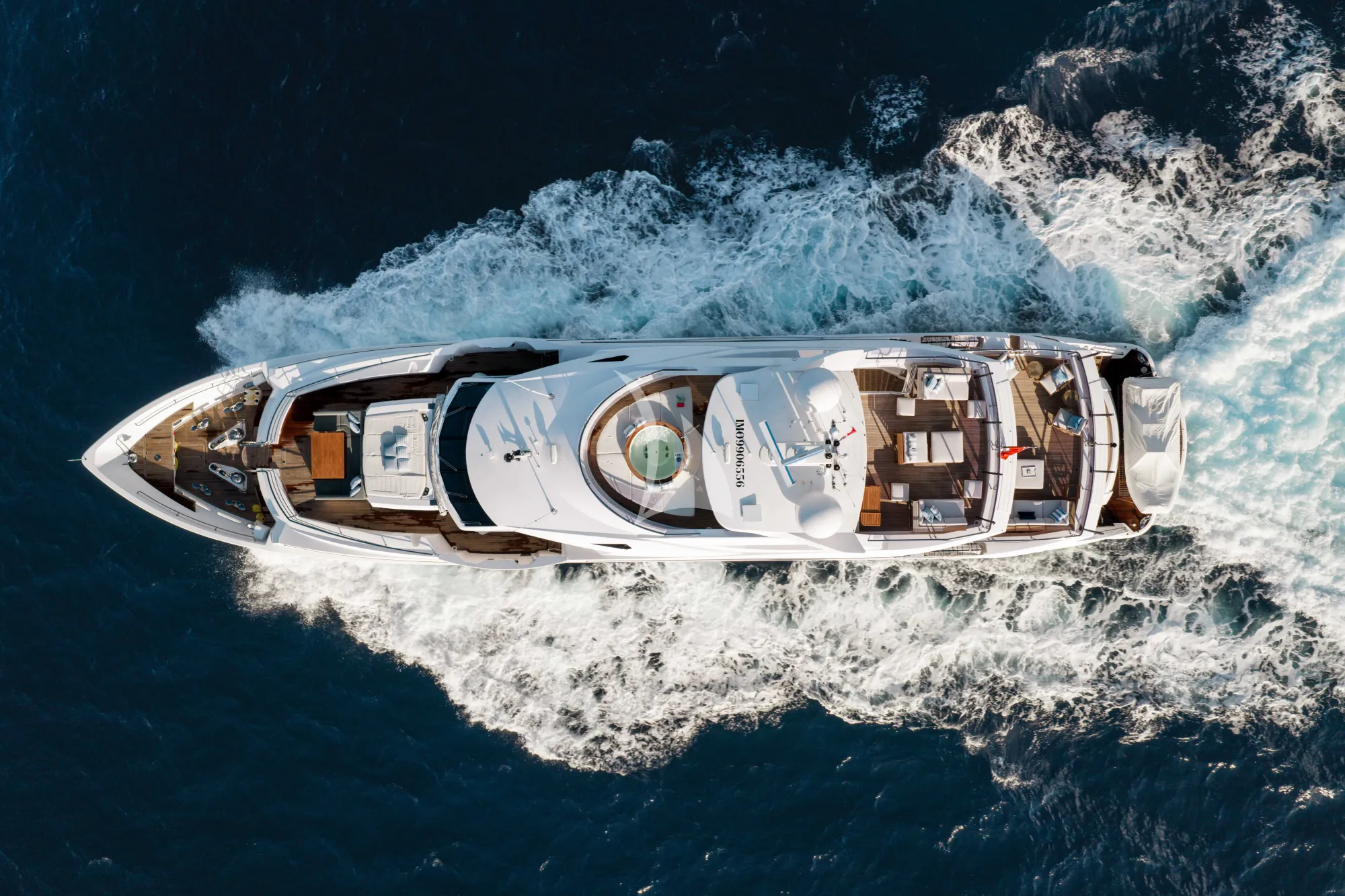 Charter Yacht CAPTAIN MORGAN III - Sunseeker 131 - 5 Cabins - Nassau - Exumas - Bahamas