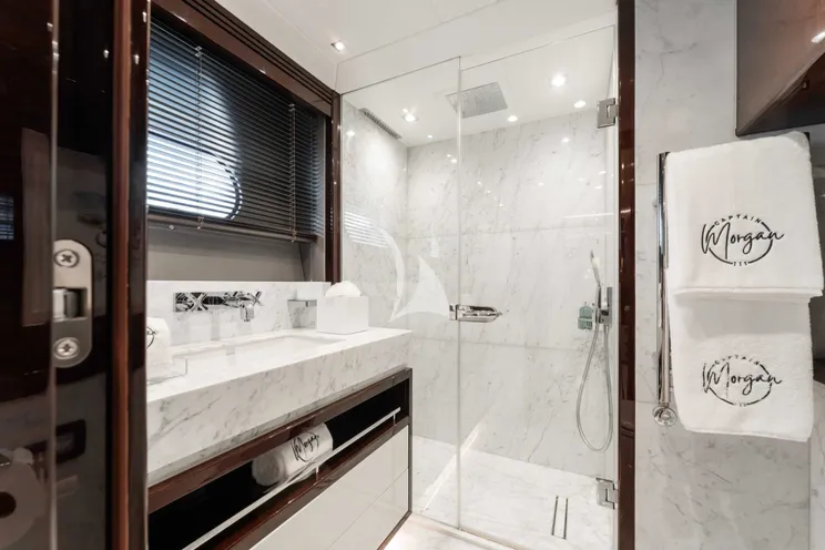 Charter Yacht CAPTAIN MORGAN III - Sunseeker 131 - 5 Cabins - Nassau - Exumas - Bahamas