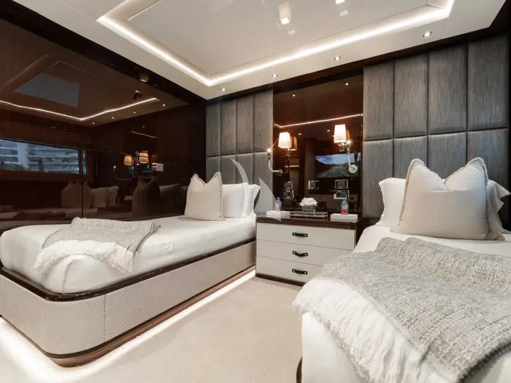 CAPTAIN MORGAN III Sunseeker 131 - twin cabin 1 CAPTAIN MORGAN III Sunseeker 131 - twin cabin 1