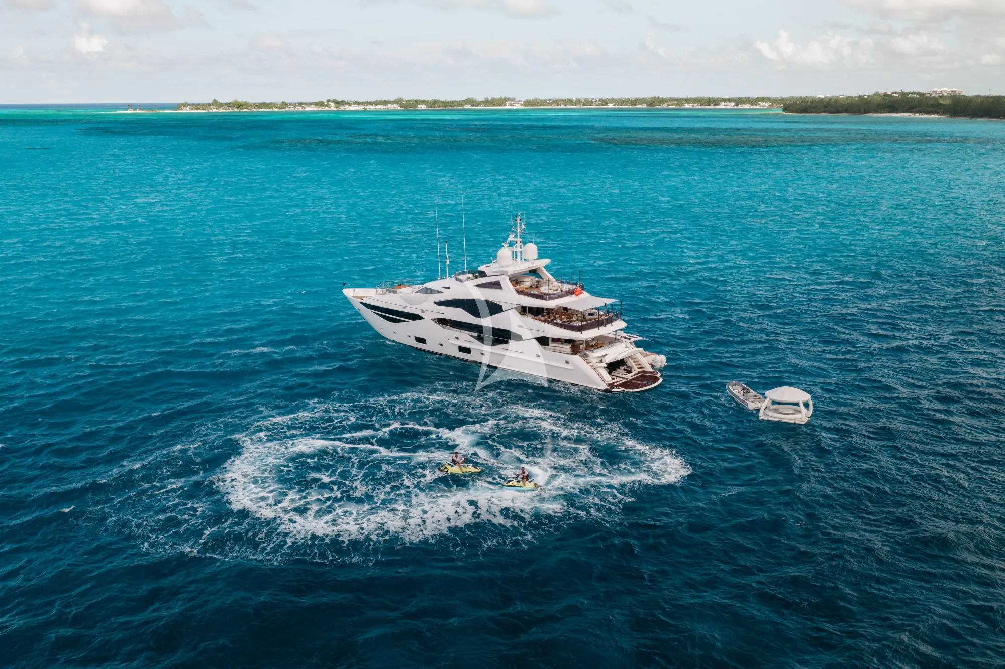 Charter Yacht CAPTAIN MORGAN III - Sunseeker 131 - 5 Cabins - Nassau - Exumas - Bahamas