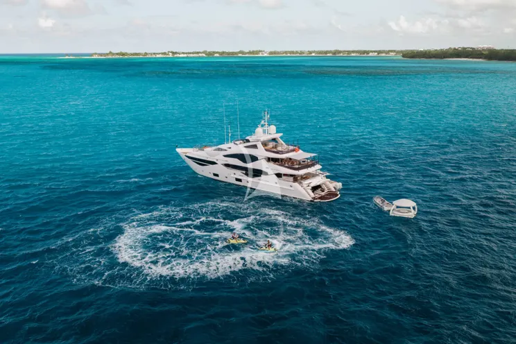Charter Yacht CAPTAIN MORGAN III - Sunseeker 131 - 5 Cabins - Nassau - Exumas - Bahamas