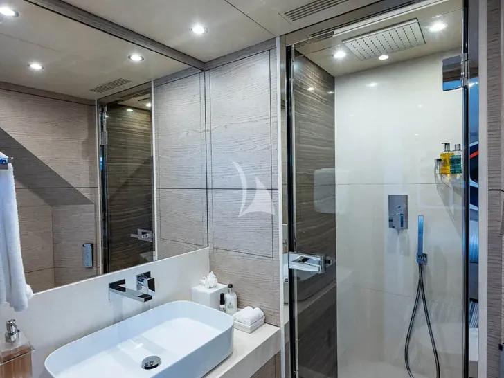 COFINA Benetti Classic Supreme 132 - VIP cabin 1 bathroom COFINA Benetti Classic Supreme 132 - VIP cabin 1 bathroom