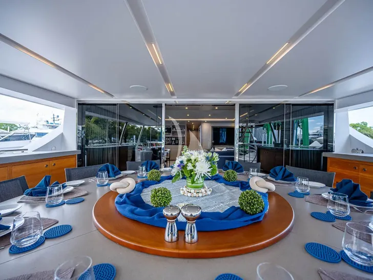 COFINA Benetti Classic Supreme 132 - sky deck alfresco dining set up COFINA Benetti Classic Supreme 132 - sky deck alfresco dining set up