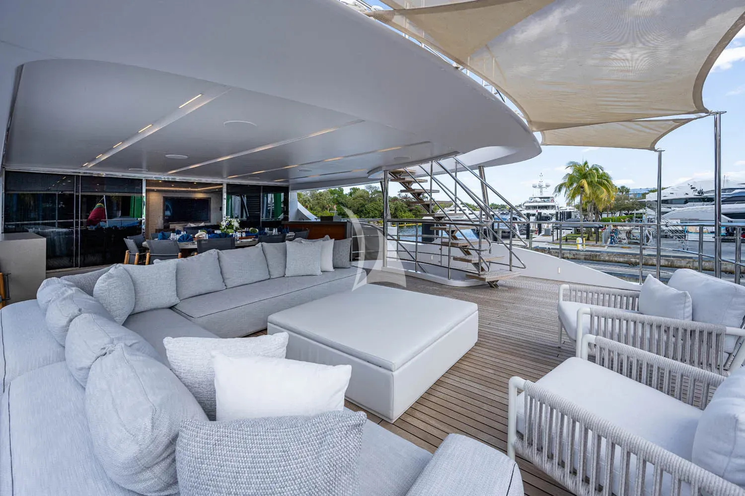 Charter Yacht COFINA - Benetti Classic Supreme 132 - 6 Cabins - Nassau - Exumas - Bahamas