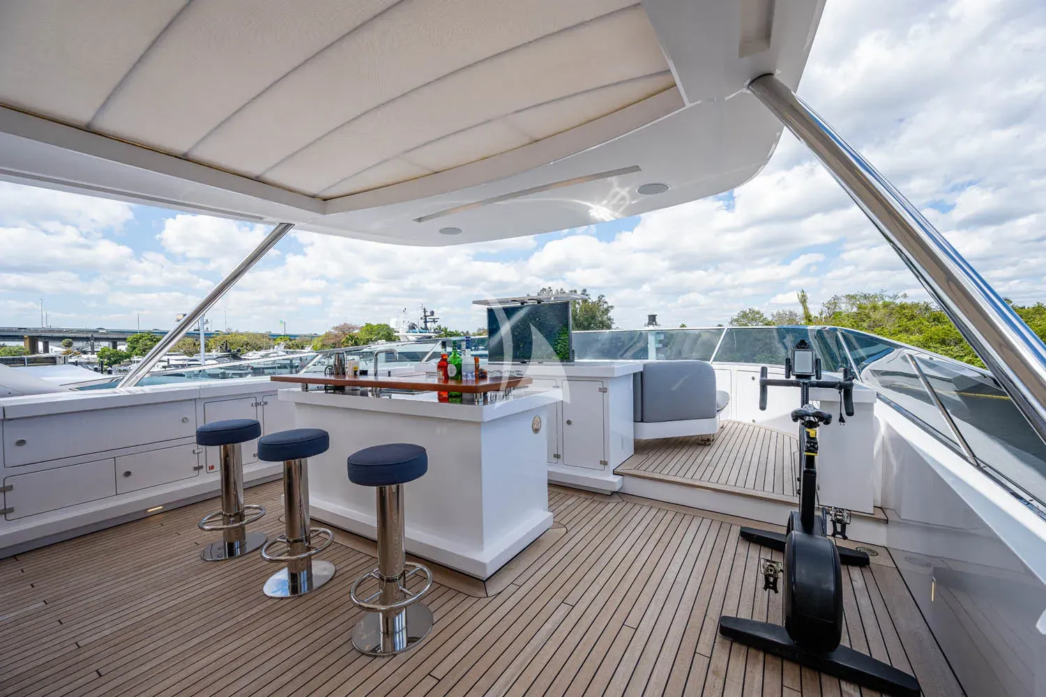 Charter Yacht COFINA - Benetti Classic Supreme 132 - 6 Cabins - Nassau - Exumas - Bahamas