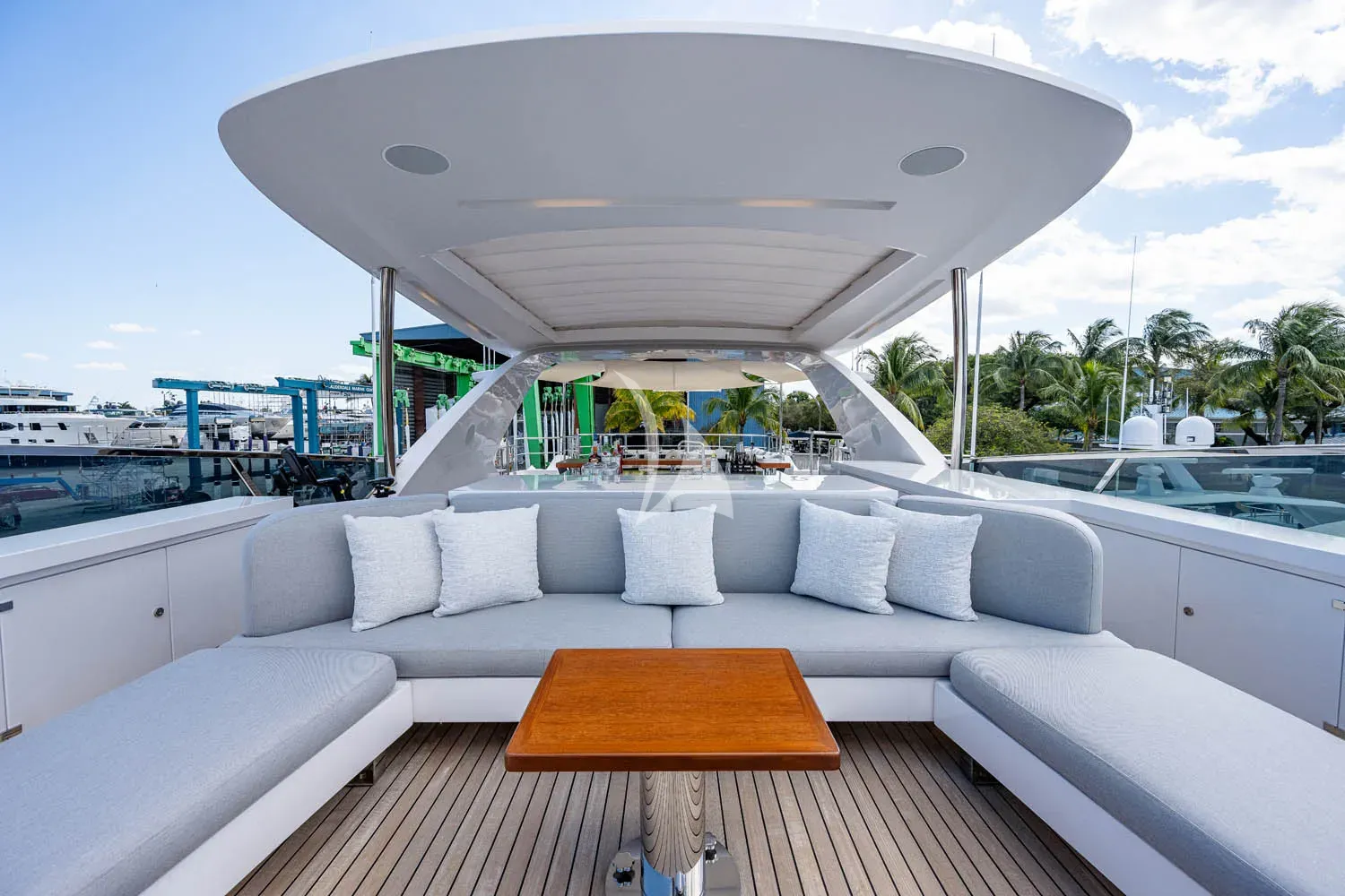 Charter Yacht COFINA - Benetti Classic Supreme 132 - 6 Cabins - Nassau - Exumas - Bahamas