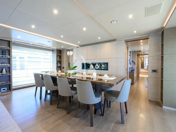 COFINA Benetti Classic Supreme 132 - main dining area COFINA Benetti Classic Supreme 132 - main dining area