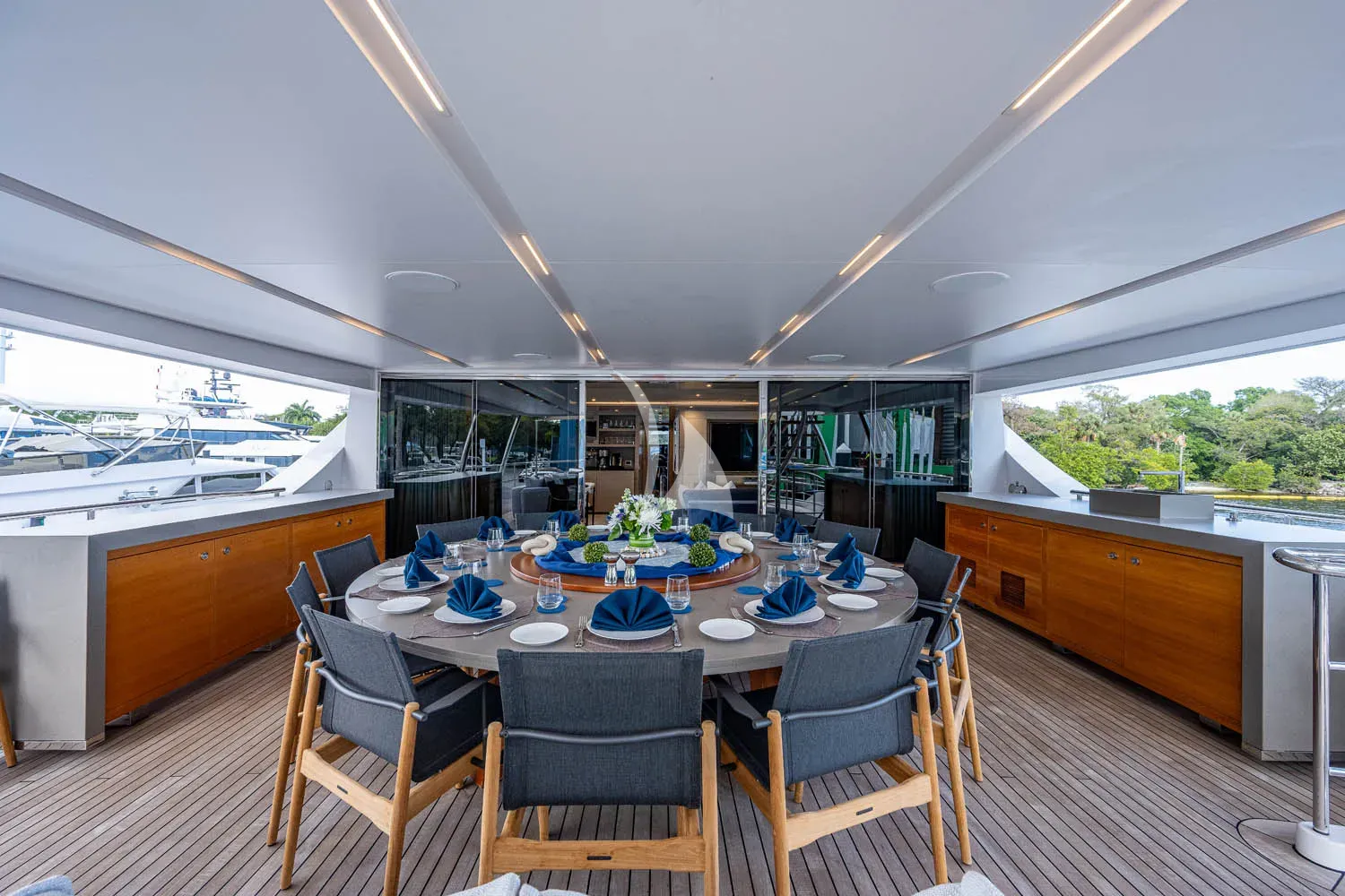 Charter Yacht COFINA - Benetti Classic Supreme 132 - 6 Cabins - Nassau - Exumas - Bahamas