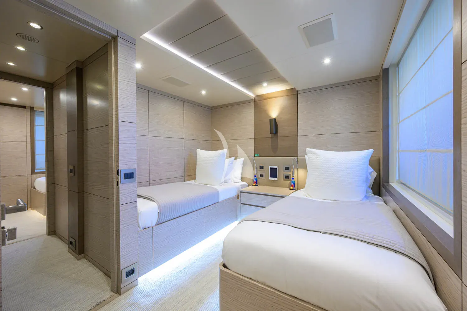 Charter Yacht COFINA - Benetti Classic Supreme 132 - 6 Cabins - Nassau - Exumas - Bahamas