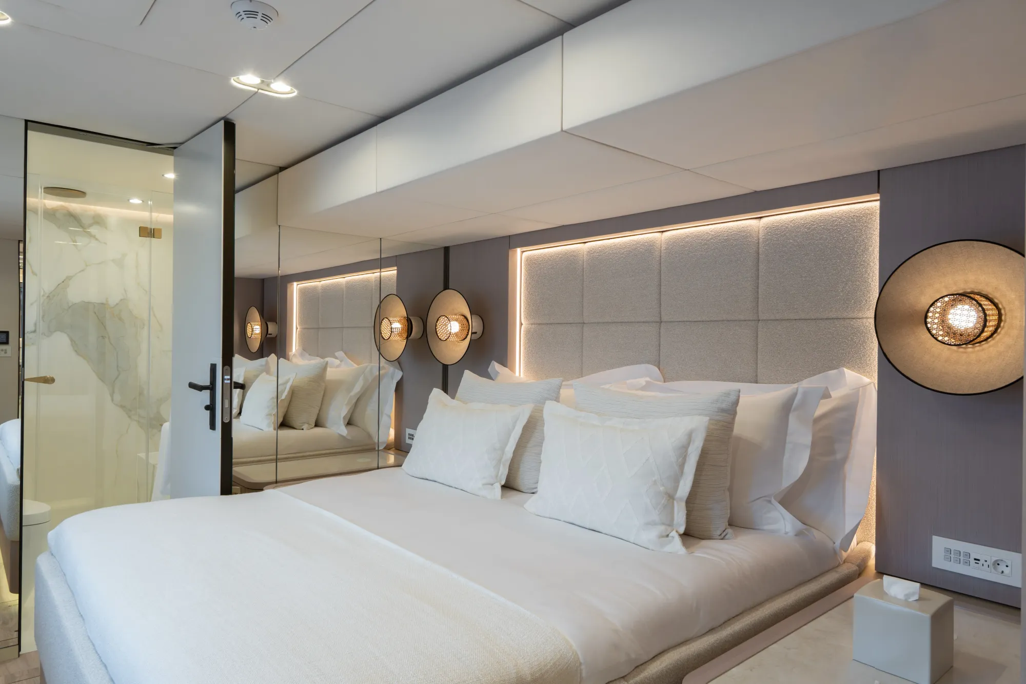 COLIBRI Sunreef 80 Power - VIP cabin 1