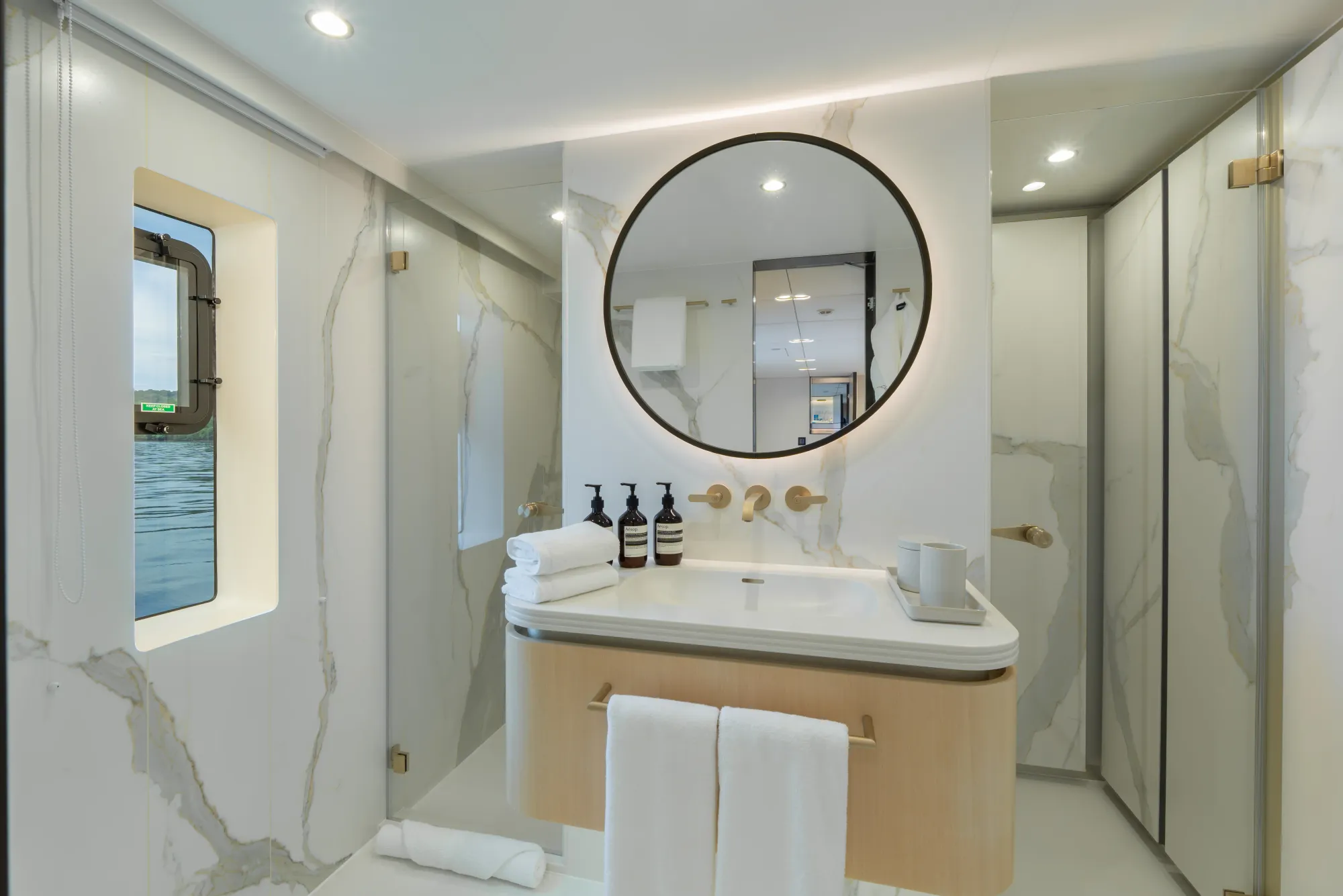 COLIBRI Sunreef 80 Power - master cabin bathroom