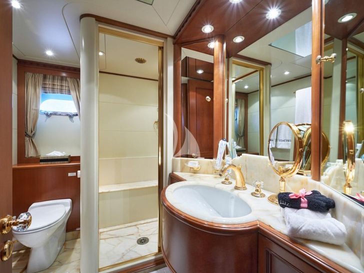 COME PRIMA Benetti Golden Gate 50 - VIP double cabin 1 bathroom COME PRIMA Benetti Golden Gate 50 - VIP double cabin 1 bathroom