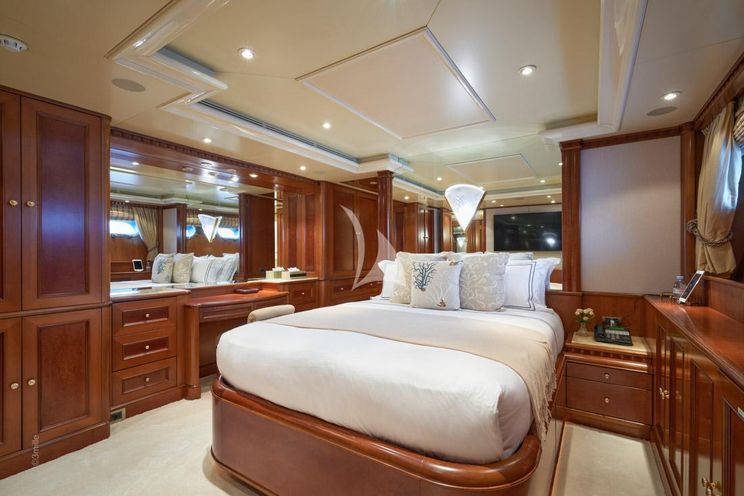 Charter Yacht COME PRIMA - Benetti Golden Bay 50 - 6 Cabins - Cannes - Monaco - St. Tropez - French Riviera