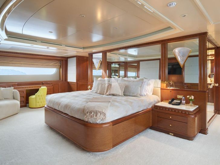 COME PRIMA Benetti Golden Gate 50 - master cabin COME PRIMA Benetti Golden Gate 50 - master cabin
