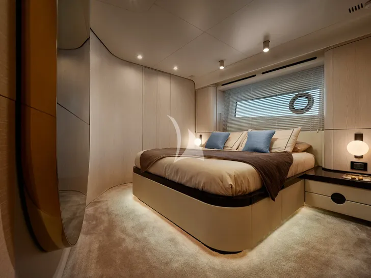 CONCORD'S 6 Azimut 78 - VIP cabin CONCORD'S 6 Azimut 78 - VIP cabin