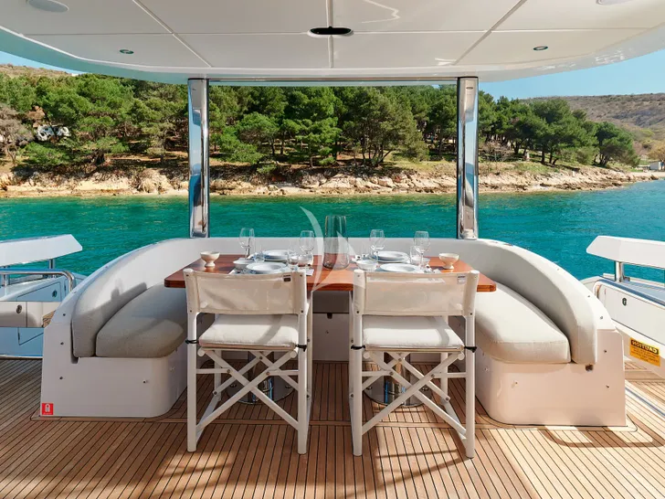 CONCORD'S 6 Azimut 78 - aft deck CONCORD'S 6 Azimut 78 - aft deck