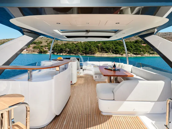 CONCORD'S 6 Azimut 78 - flybridge CONCORD'S 6 Azimut 78 - flybridge