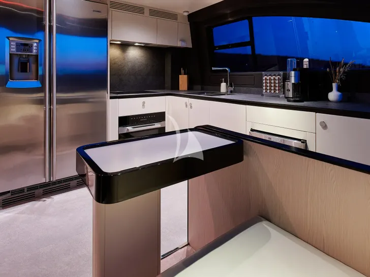 CONCORD'S 6 Azimut 78 - galley CONCORD'S 6 Azimut 78 - galley