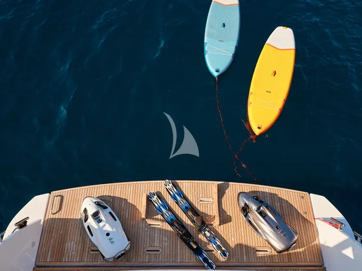 CONCORD'S 6 Azimut 78 - water toys CONCORD'S 6 Azimut 78 - water toys