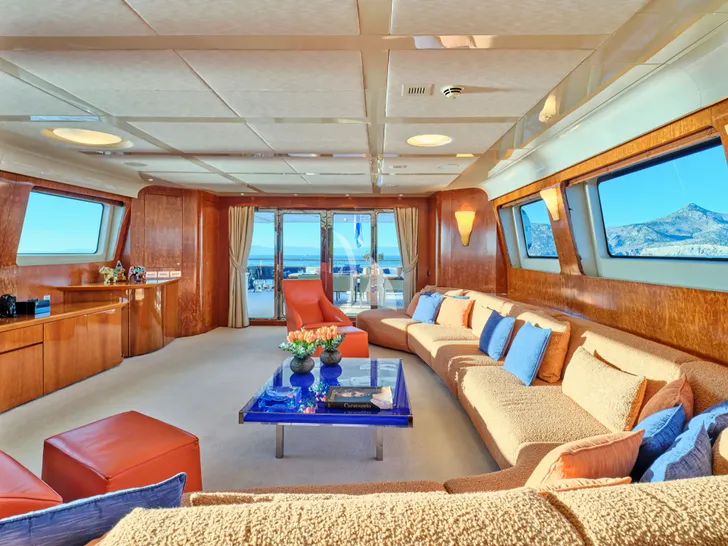 CONDOR A Tecnomar Nadara 41 RPH - main saloon couch CONDOR A Tecnomar Nadara 41 RPH - main saloon couch