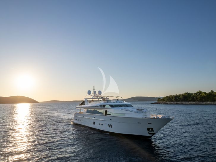 CONTE STEFANI Horizon 35m - anchored under the sunset CONTE STEFANI Horizon 35m - anchored under the sunset