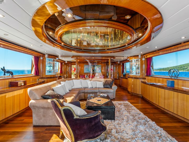 CONTE STEFANI Horizon 35m - main saloon CONTE STEFANI Horizon 35m - main saloon