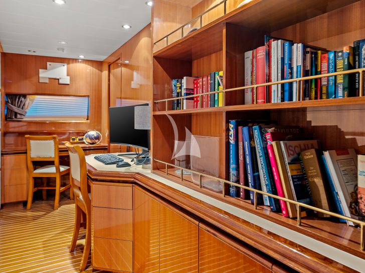 CONTE STEFANI Horizon 35m - work area CONTE STEFANI Horizon 35m - work area