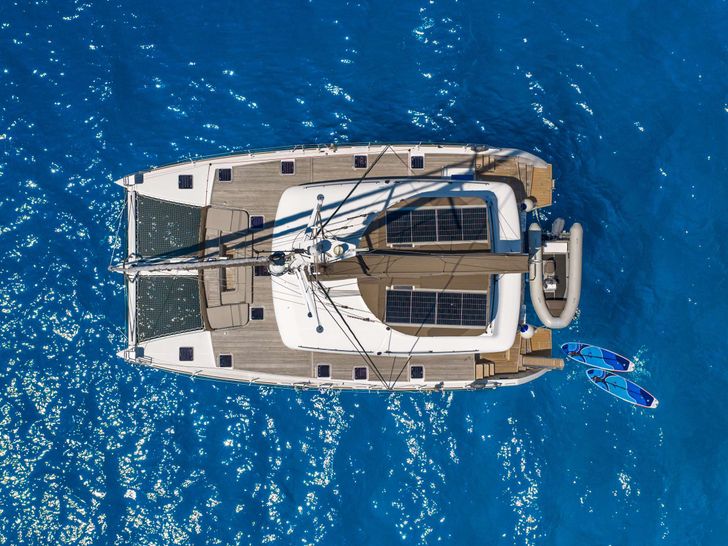 COOL BREEZE Lagoon 560 top view COOL BREEZE Lagoon 560 top view