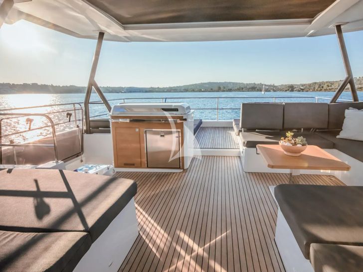 CORE Fountaine Pajot Power 67 - flybridge aft CORE Fountaine Pajot Power 67 - flybridge aft