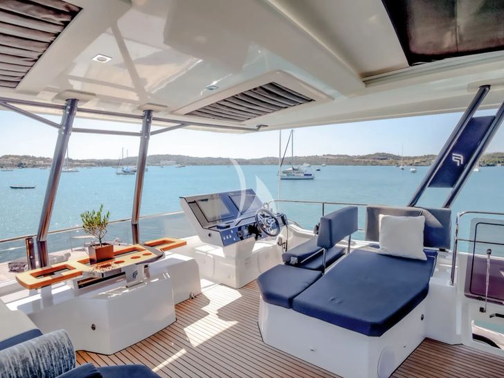 CORE Fountaine Pajot Power 67 - flybridge CORE Fountaine Pajot Power 67 - flybridge