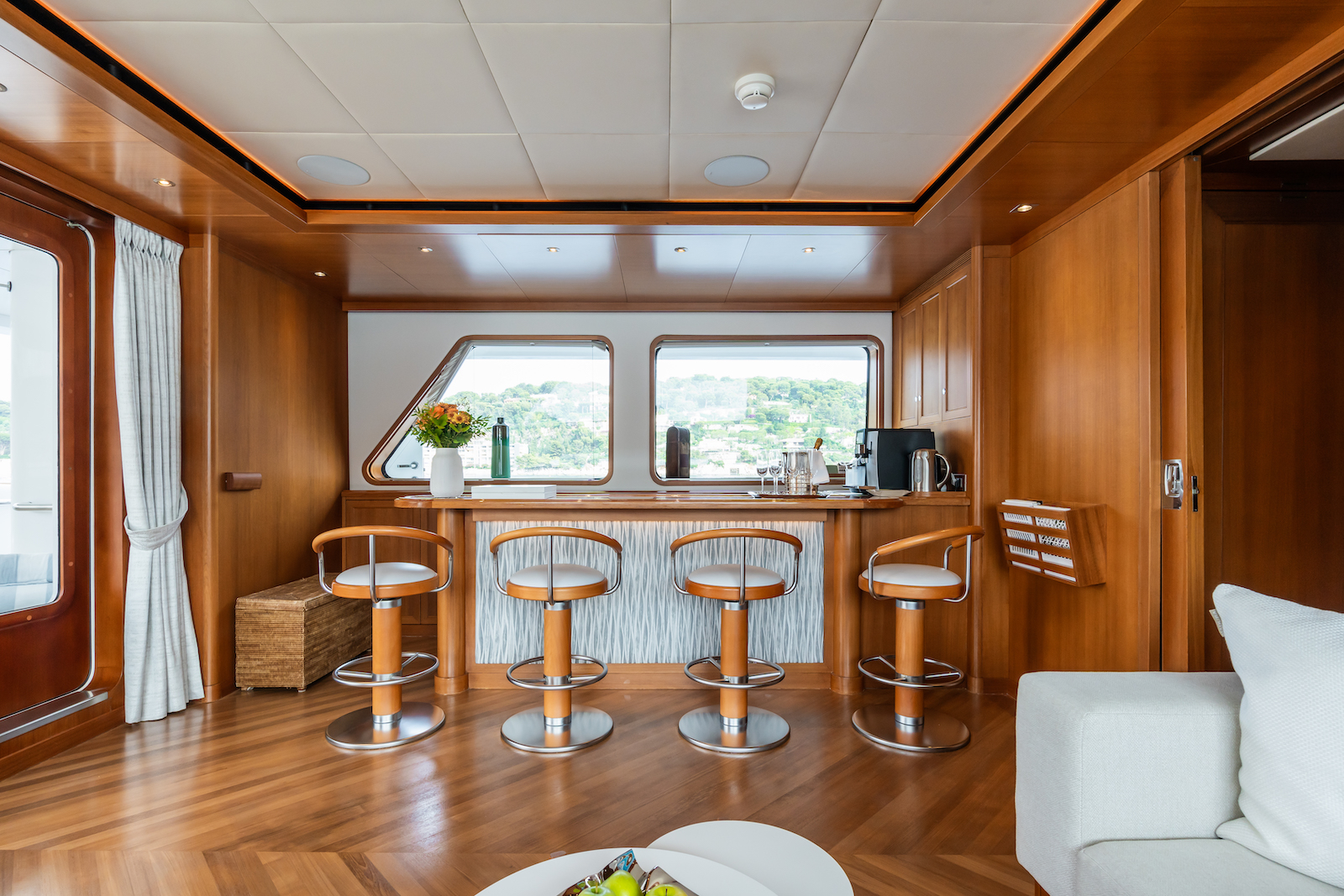 Charter Yacht CORNELIA - RMK Marine 34m - 4 Cabins - Cannes - Monaco - St Tropez - Nice - Antibes - the French Riviera