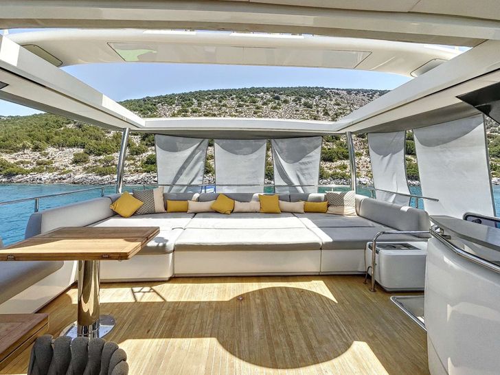 CRAZY HORSE CRAZY HORSE