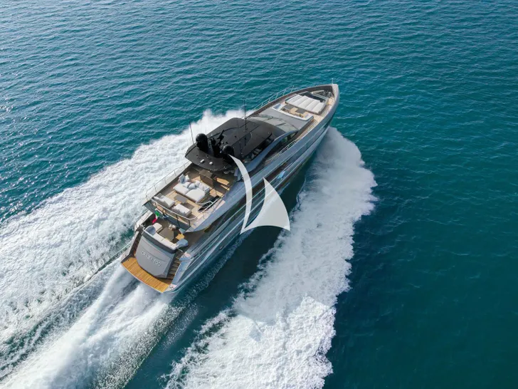 CRAZY TOO Mangusta 109 Aerial Cruising CRAZY TOO Mangusta 109 Aerial Cruising