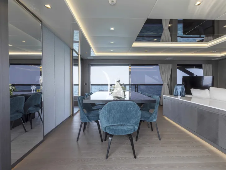 CRAZY TOO Mangusta 109 Formal Dining CRAZY TOO Mangusta 109 Formal Dining