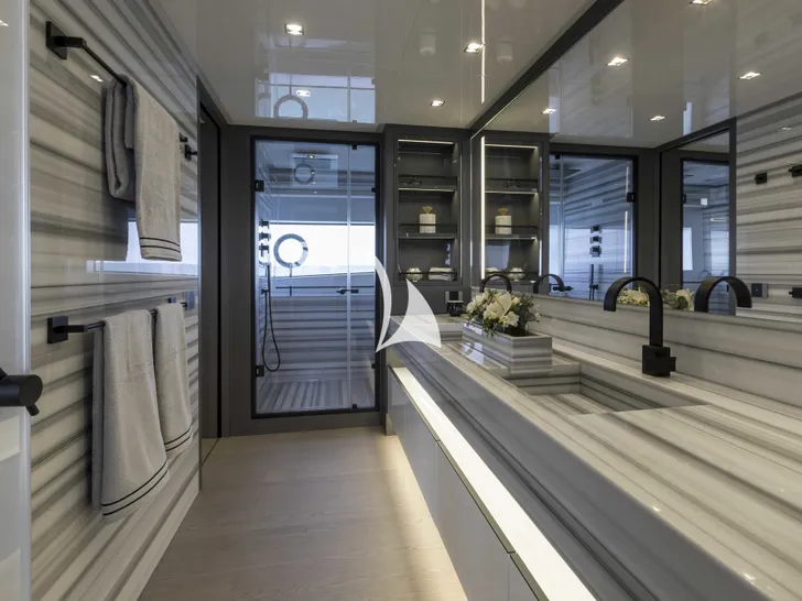 CRAZY TOO Mangusta 109 Master Ensuite CRAZY TOO Mangusta 109 Master Ensuite