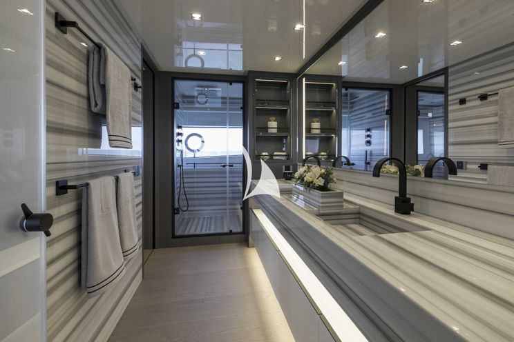 Charter Yacht CRAZY TOO - Mangusta 109 - 5 Cabins - Antibes - Cannes - Monaco - St Tropez