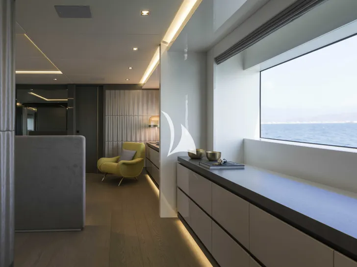 CRAZY TOO Mangusta 109 Master Suite Details CRAZY TOO Mangusta 109 Master Suite Details