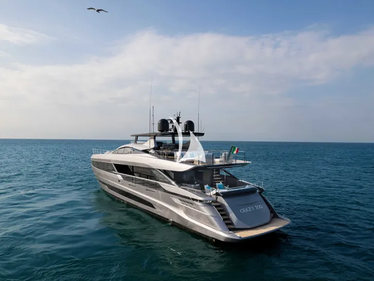 CRAZY TOO Mangusta 109 Stern CRAZY TOO Mangusta 109 Stern