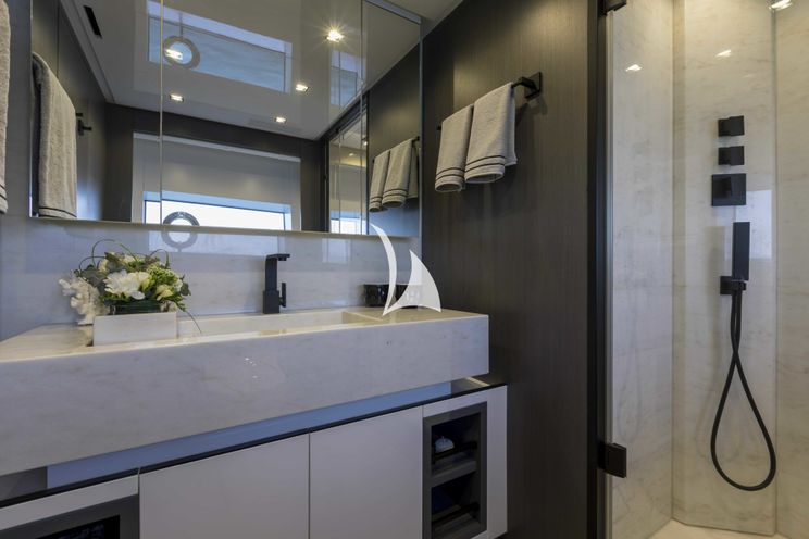 Charter Yacht CRAZY TOO - Mangusta 109 - 5 Cabins - Antibes - Cannes - Monaco - St Tropez