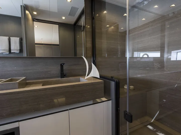 CRAZY TOO Mangusta 109 VIP Ensuite CRAZY TOO Mangusta 109 VIP Ensuite