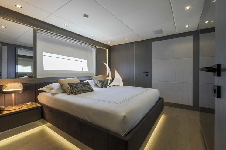 Charter Yacht CRAZY TOO - Mangusta 109 - 5 Cabins - Antibes - Cannes - Monaco - St Tropez