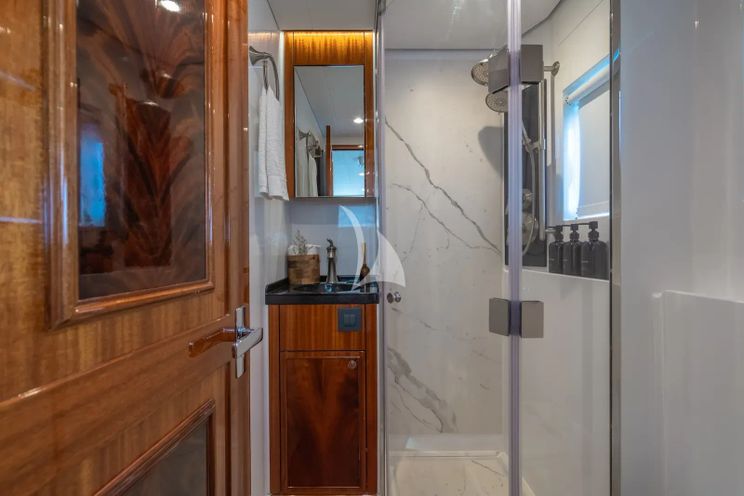 Charter Yacht CRAZY LOVE - Hudson HH88 - 5 Cabins - Papeete - Raiatea - Tahiti - French Polynesia