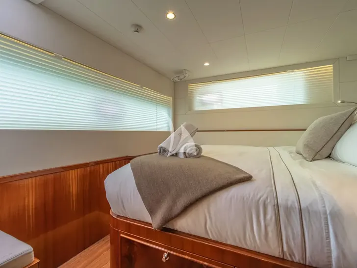 CRAZY LOVE Hudson HH88 - VIP cabin 2 CRAZY LOVE Hudson HH88 - VIP cabin 2