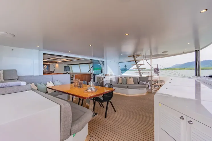 Charter Yacht CRAZY LOVE - Hudson HH88 - 5 Cabins - Papeete - Raiatea - Tahiti - French Polynesia