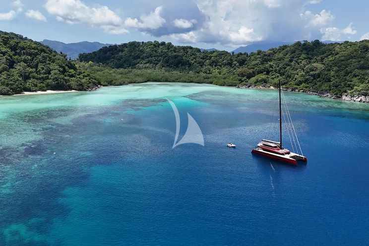 Charter Yacht CRAZY LOVE - Hudson HH88 - 5 Cabins - Papeete - Raiatea - Tahiti - French Polynesia