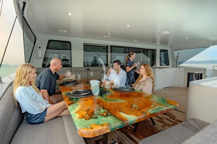 Charter Yacht CRAZY LOVE - Hudson HH88 - 5 Cabins - Papeete - Raiatea - Tahiti - French Polynesia