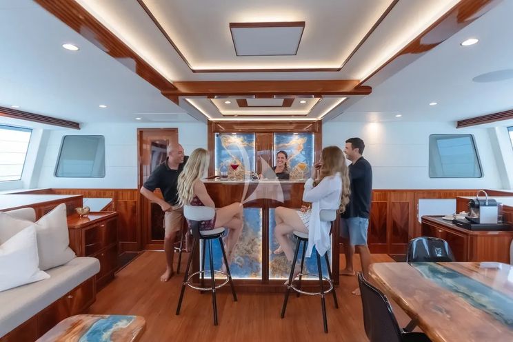 Charter Yacht CRAZY LOVE - Hudson HH88 - 5 Cabins - Papeete - Raiatea - Tahiti - French Polynesia