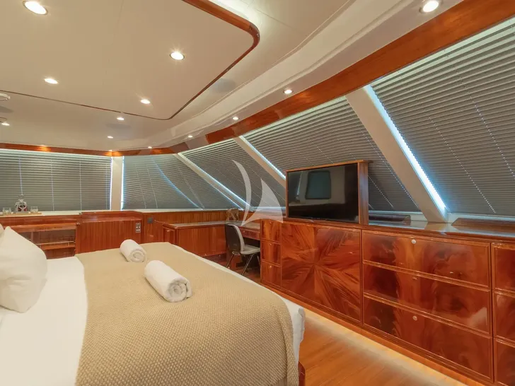 CRAZY LOVE Hudson HH88 - master cabin CRAZY LOVE Hudson HH88 - master cabin